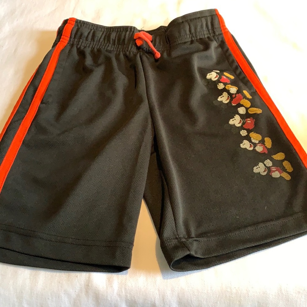 🌎 Disney World Mickey Mouse athletic shorts 🩳